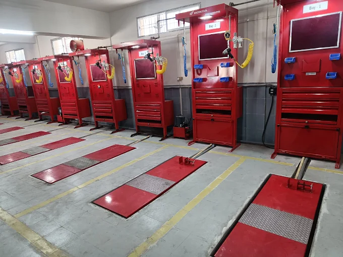 Honda authorized service bays