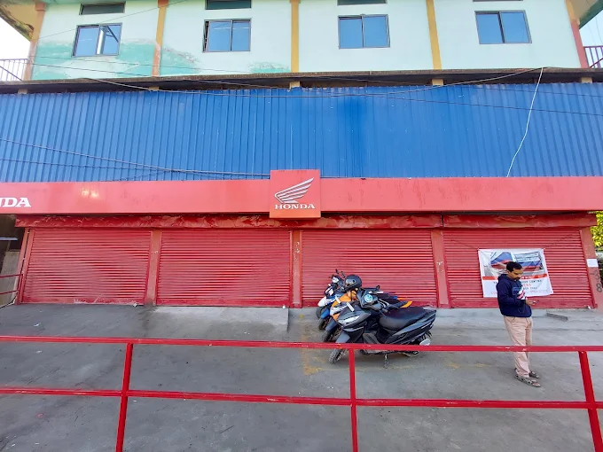 Honda storefront